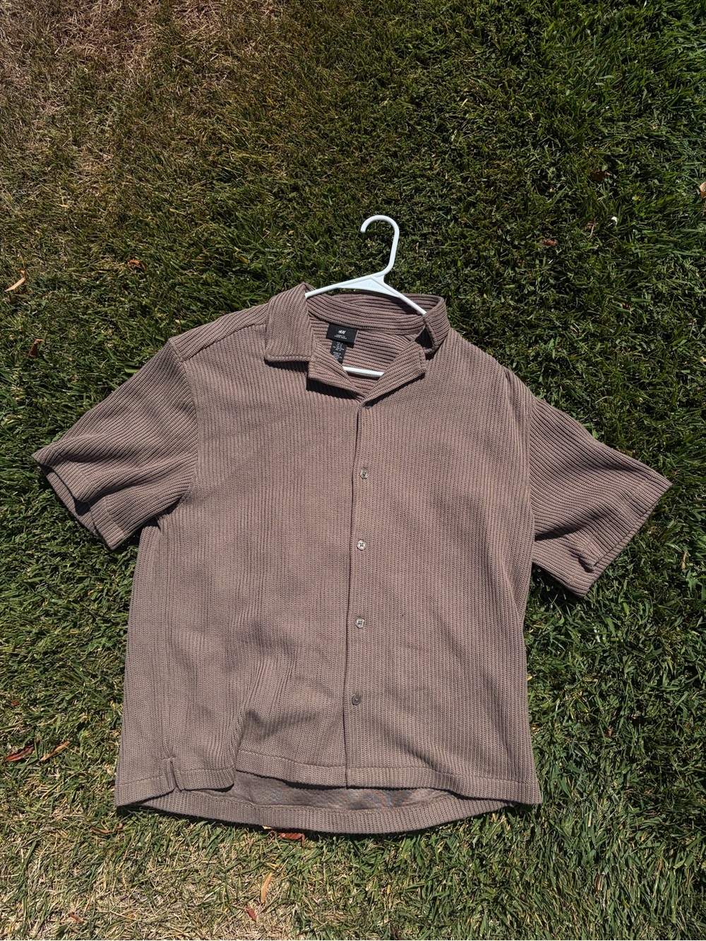 H&M Short-Sleeve Corded Button-Down Shirt in Taupe
